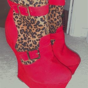 Size 7.5 Jessica Simpson Curved Wedge Chunky Heels! Cheetah Print SO CUTE.